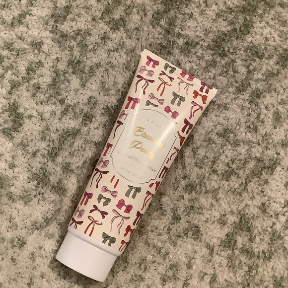 Lulu Blushing Peony Scented Luxury Body Butter with Pink Red Green Bows NWT 8 oz - Picture 14 of 14